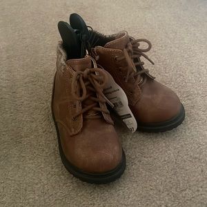 Girls brown lace up boots